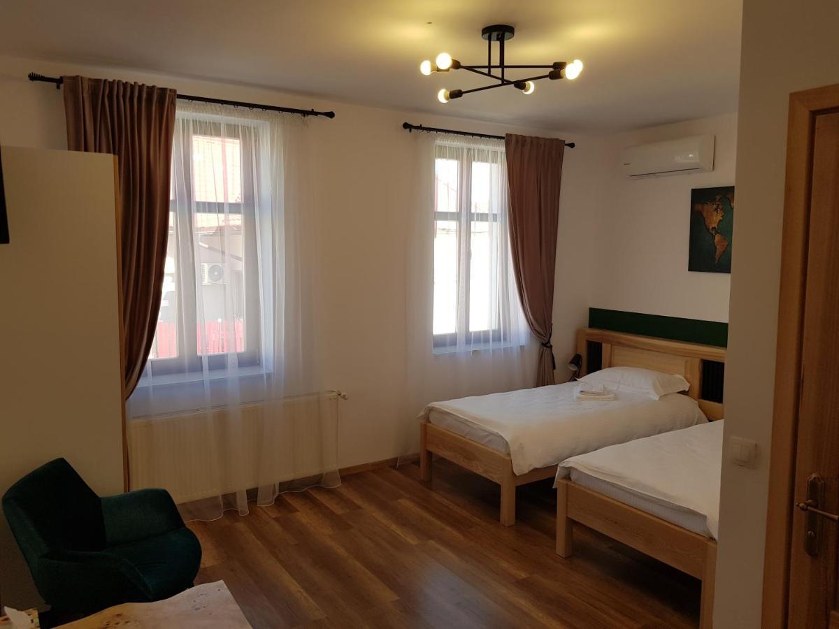 Chic Voyage Hotel Sibiu Exterior photo
